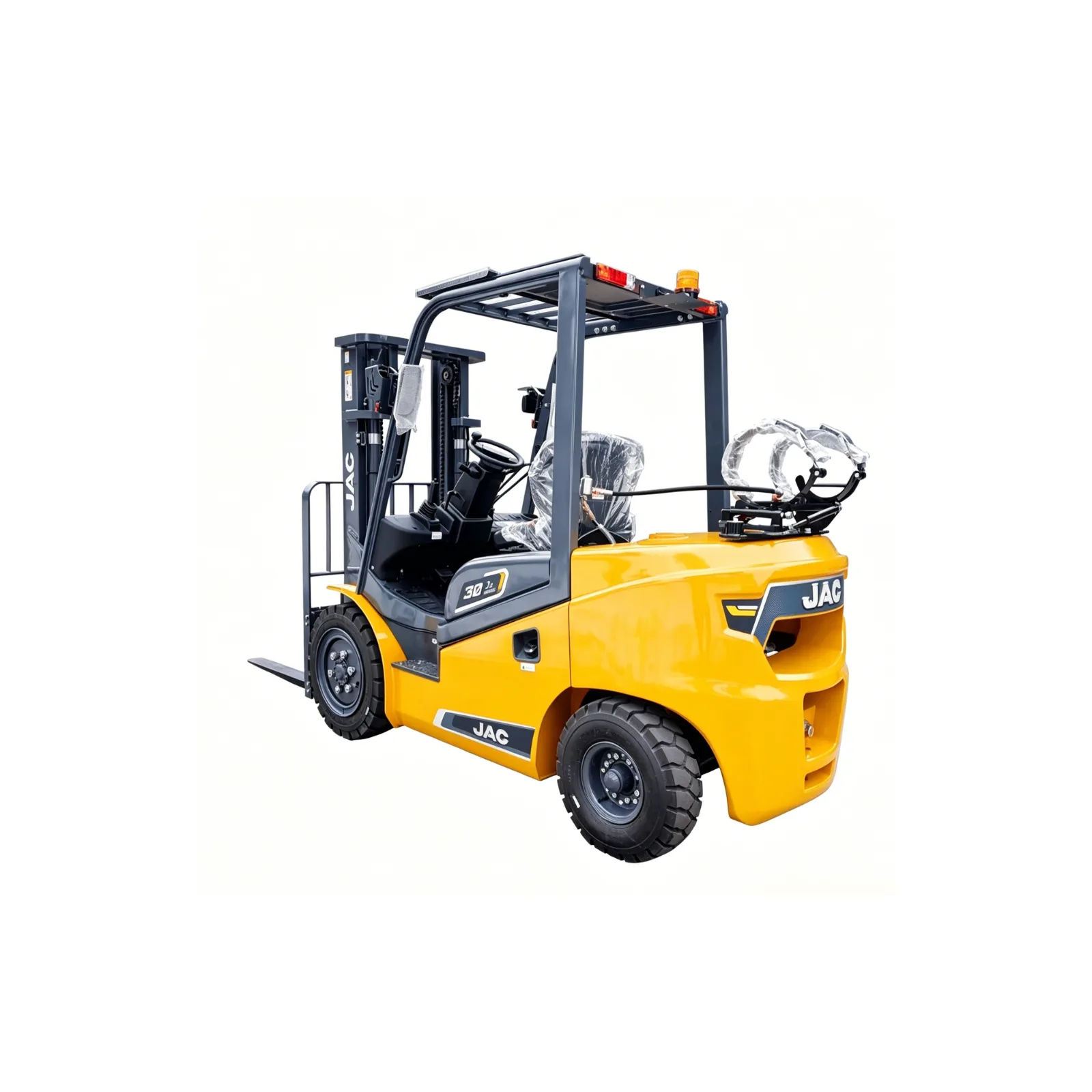 Rear left three-quarter view of JAC CPQYD30J-II dual-fuel forklift