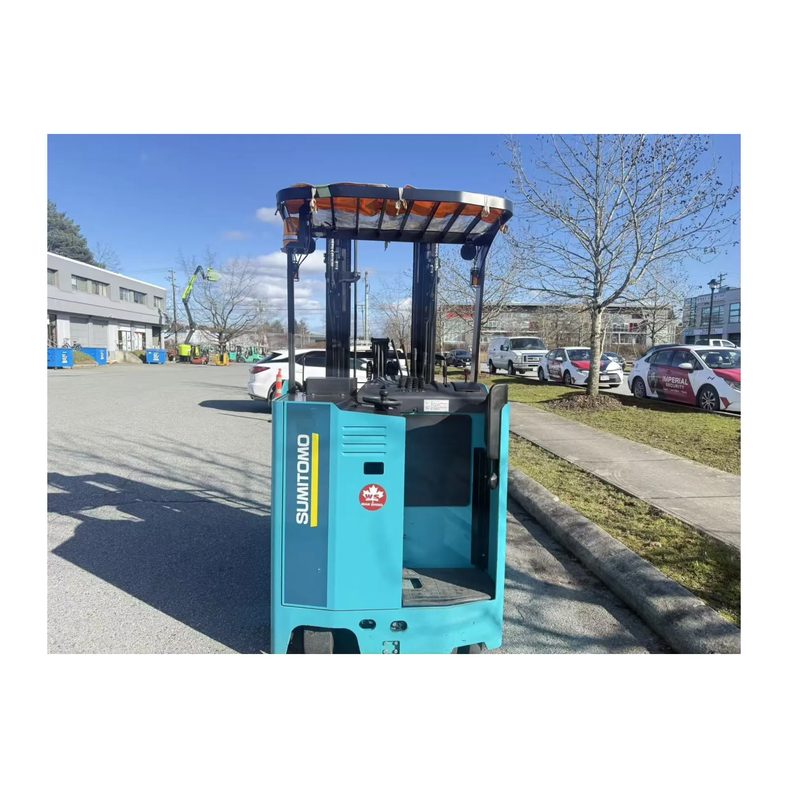 Sumitomo 62-FBRA25STE 5,000 lb electric forklift with side shift, side view