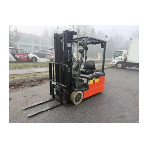 Toyota 8FBEH18U electric forklift, front three-quarter view