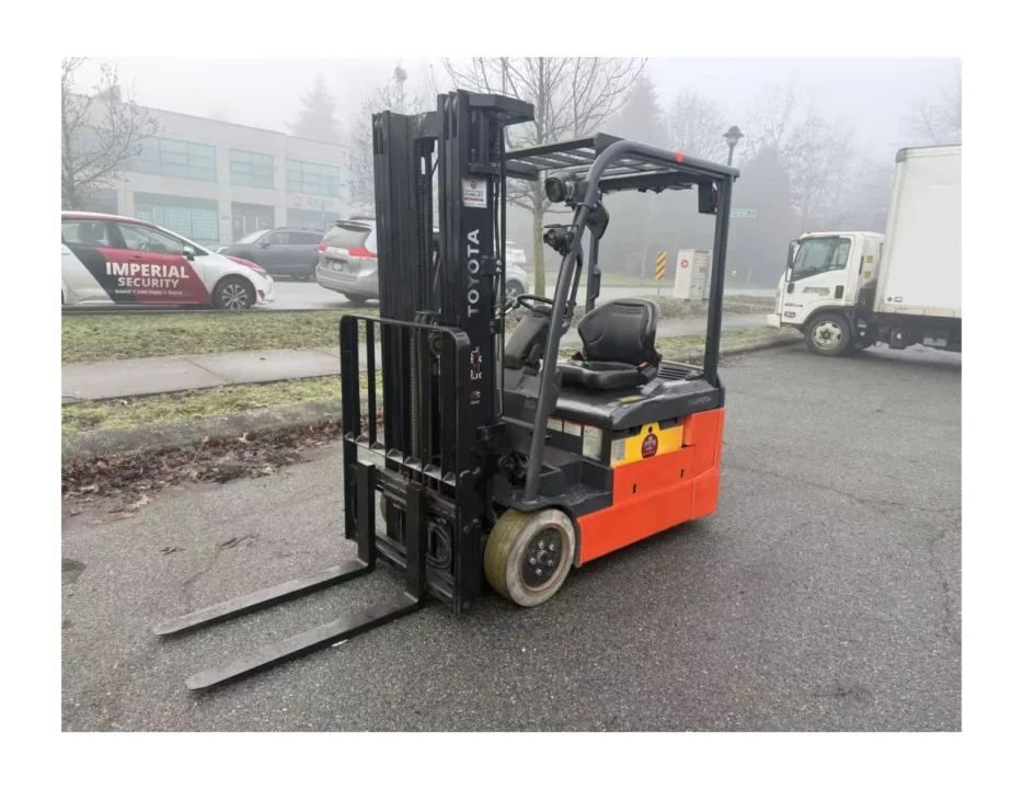 Toyota 8FBEH18U electric forklift, front three-quarter view